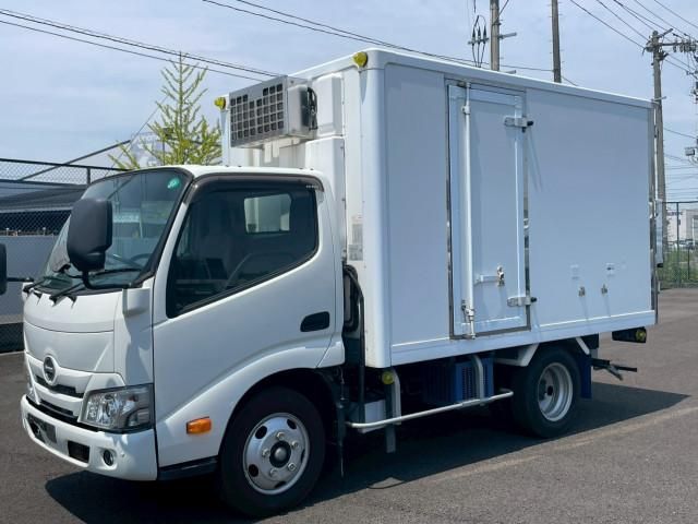 Japanese used car Ref# 1592644 HINO / DUTRO