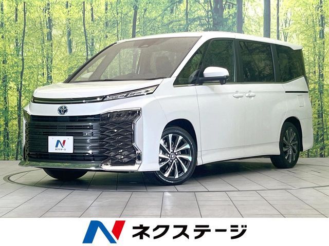 TOYOTA / VOXY HYBRID