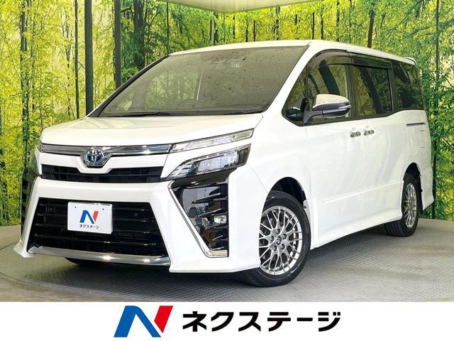 TOYOTA / VOXY HYBRID