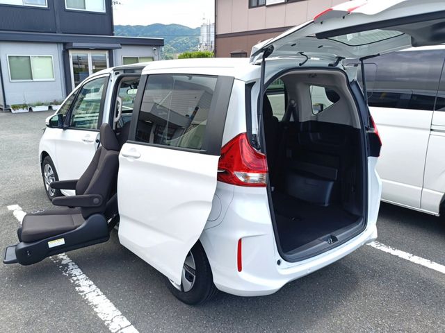 HONDA / FREED HYBRID