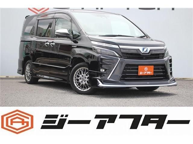 TOYOTA / VOXY HYBRID