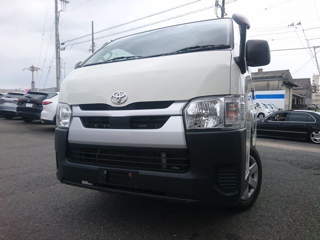 TOYOTA / HIACE van 4WD