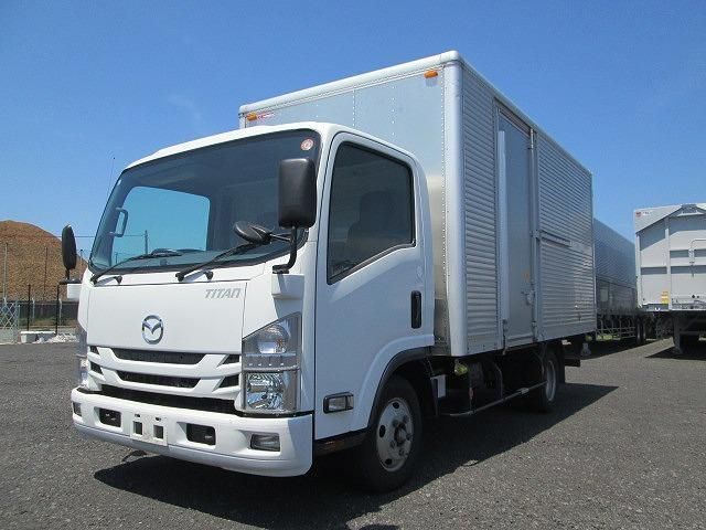 MAZDA / TITAN