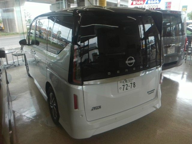 NISSAN / SERENA  WG 4WD