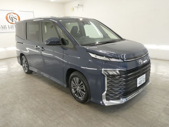 TOYOTA / VOXY
