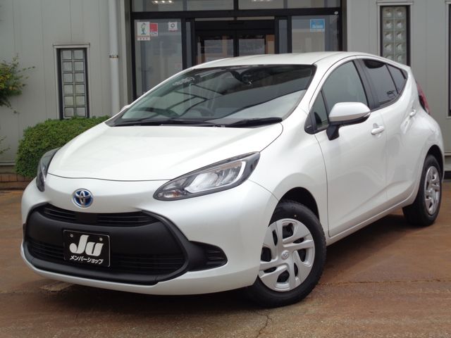 Japanese used car Ref# 1595496 TOYOTA / AQUA