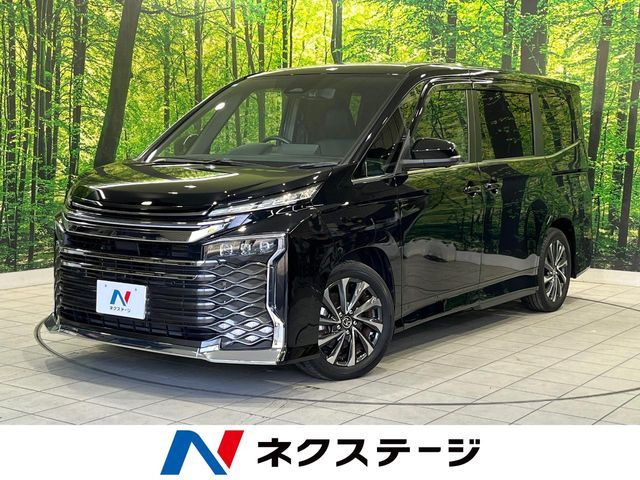 TOYOTA / VOXY HYBRID