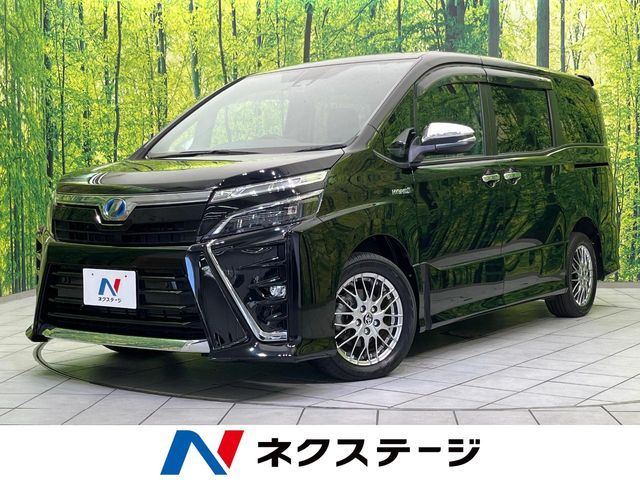 TOYOTA / VOXY HYBRID