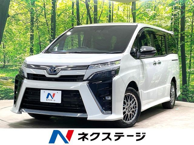 TOYOTA / VOXY HYBRID