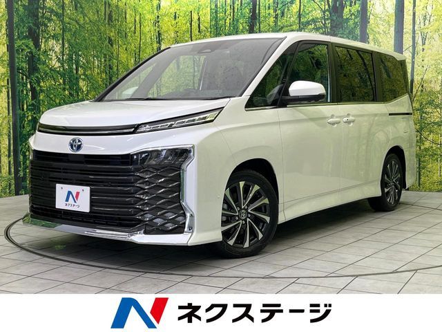 TOYOTA / VOXY HYBRID