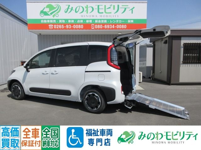 TOYOTA / SIENTA HYBRID