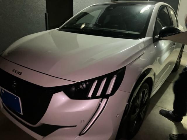 PEUGEOT / PEUGEOT 208