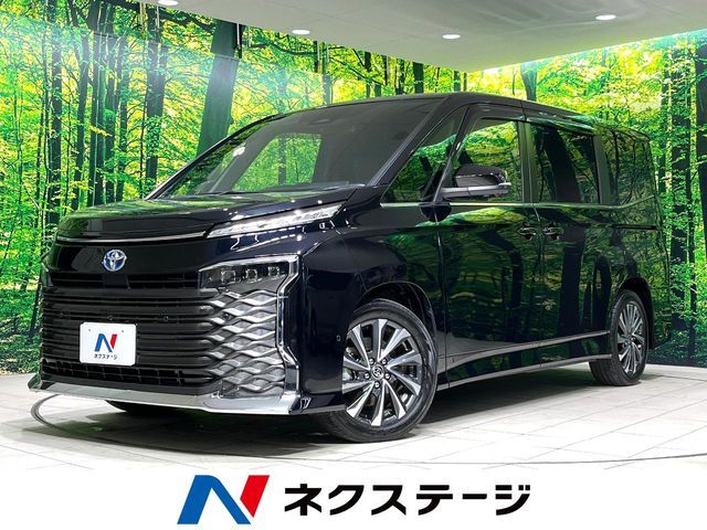 TOYOTA / VOXY HYBRID