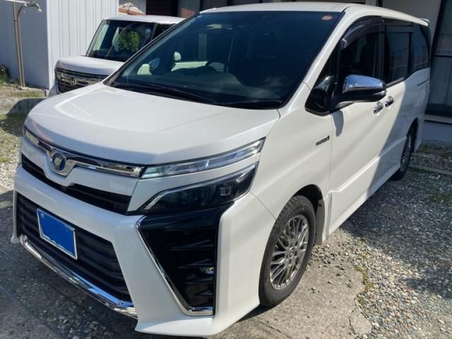 TOYOTA / VOXY HYBRID