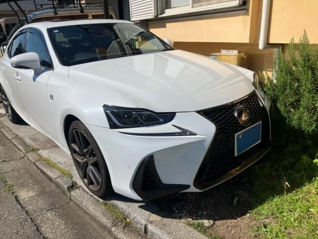 TOYOTA / LEXUS IS300h