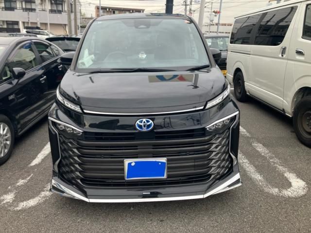 TOYOTA / VOXY HYBRID