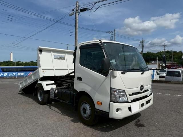 Japanese used car Ref# 1599170 HINO / DUTRO