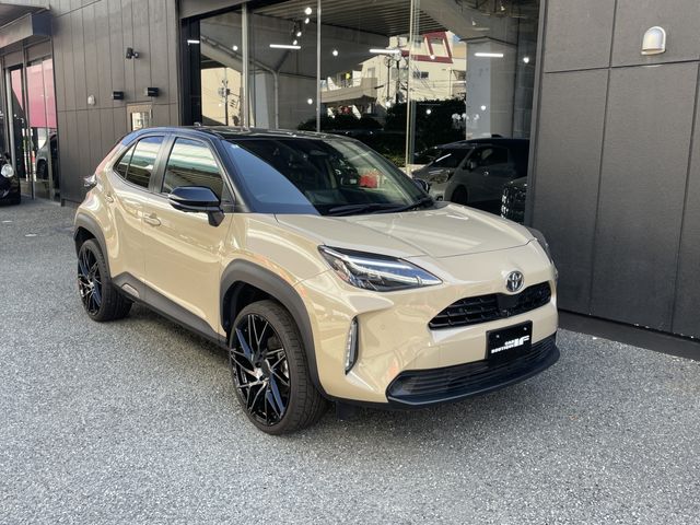 TOYOTA / YARIS CROSS HYBRID