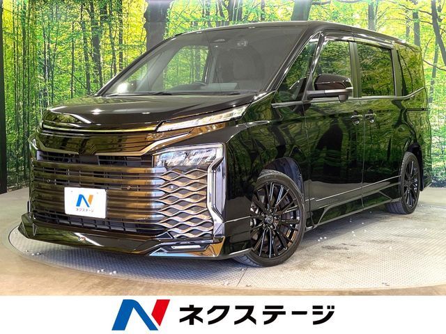 TOYOTA / VOXY HYBRID