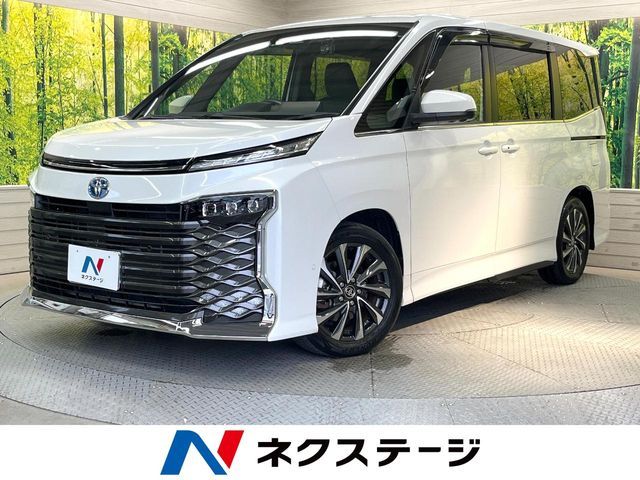 TOYOTA / VOXY HYBRID