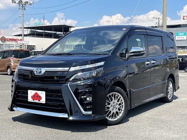 TOYOTA / VOXY HYBRID