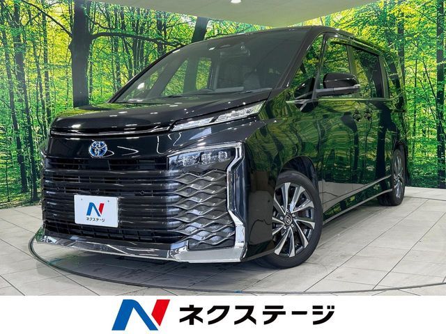 TOYOTA / VOXY HYBRID