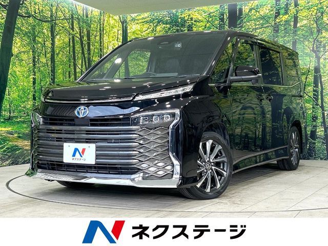TOYOTA / VOXY HYBRID