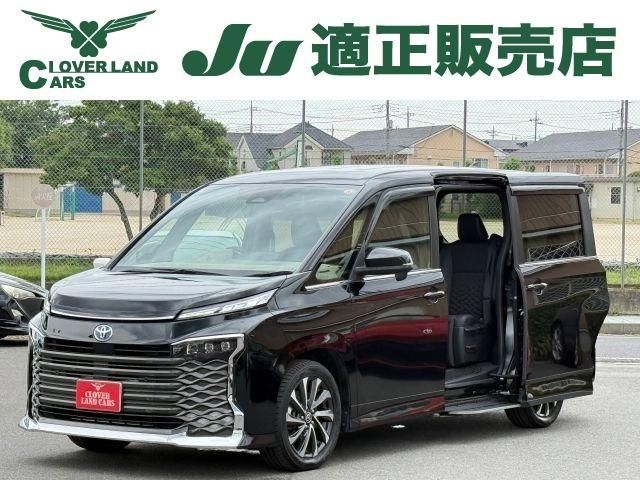 TOYOTA / VOXY HYBRID 4WD