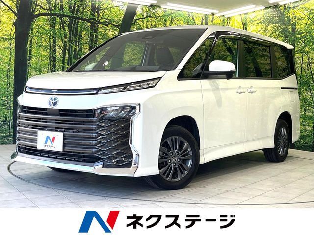TOYOTA / VOXY HYBRID 4WD