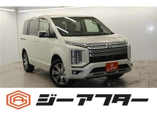 Japanese used car Ref# 1600818 MITSUBISHI / DELICA D:5 4WD