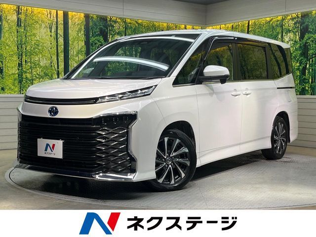 TOYOTA / VOXY HYBRID