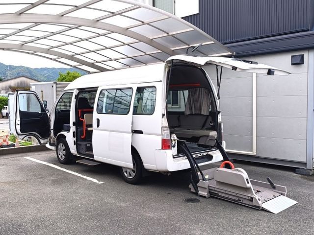 NISSAN / CARAVAN MICROBUS