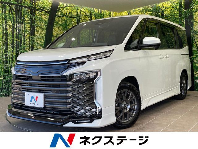 TOYOTA / VOXY HYBRID