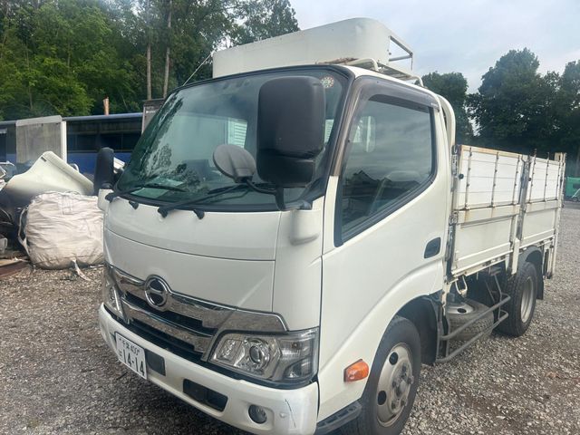 Japanese used car Ref# 1602292 HINO / DUTRO