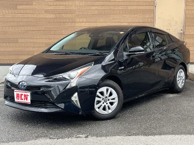 Japanese used car Ref# 1602454 TOYOTA / PRIUS 4WD