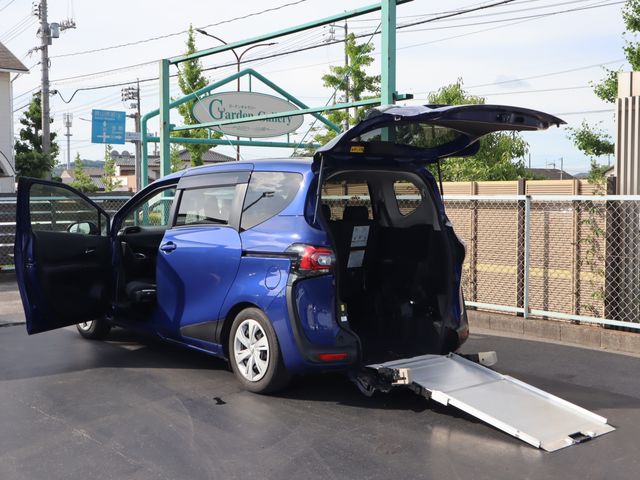 TOYOTA / SIENTA