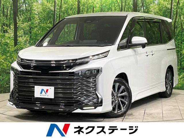 TOYOTA / VOXY HYBRID