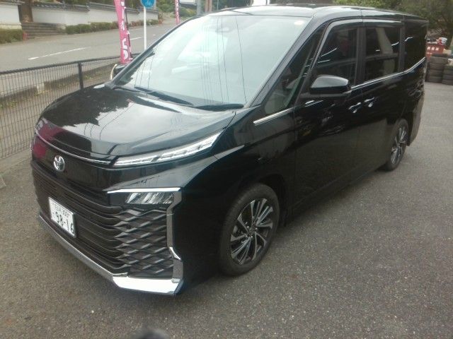 TOYOTA / VOXY