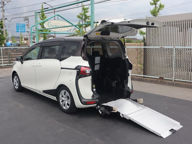 TOYOTA / SIENTA
