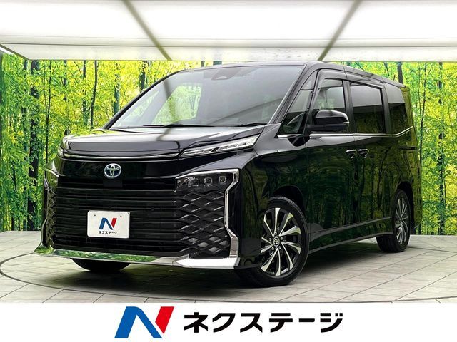 TOYOTA / VOXY HYBRID