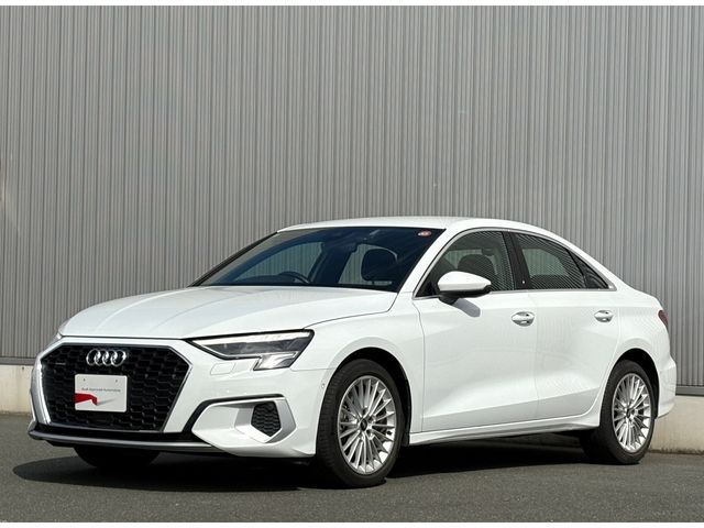 AUDI / AUDI Q3