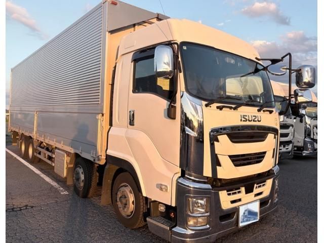 ISUZU / GIGA