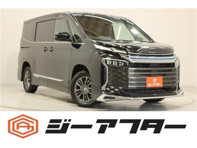 TOYOTA / VOXY HYBRID 4WD