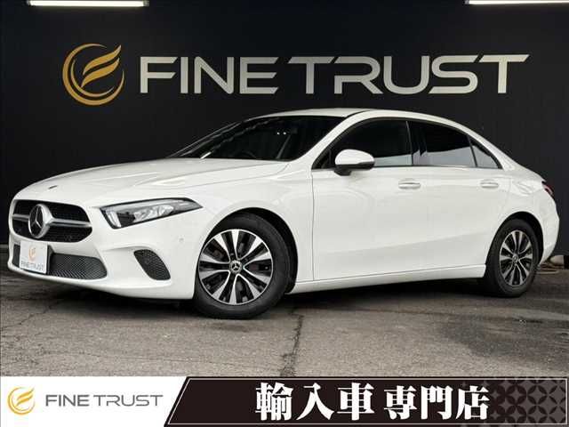 MERCEDES BENZ / MERCEDES BENZ A class sedan