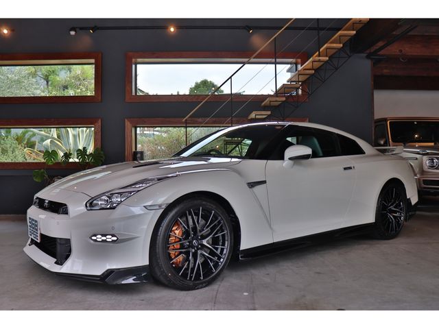 NISSAN / GT-R