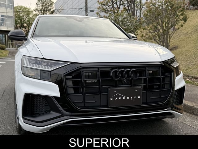 AUDI / AUDI Q8