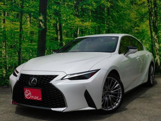 Japanese used car Ref# 1603906 TOYOTA / LEXUS IS300h