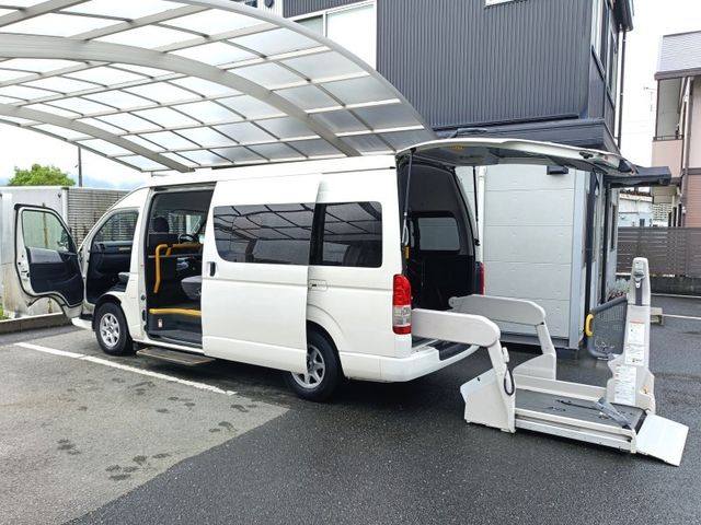 Japanese used car Ref# 1604031 TOYOTA / HIACE COMMUTER