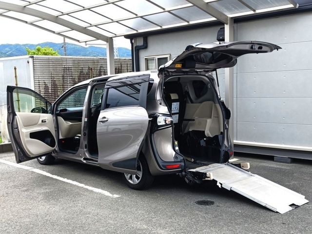 Japanese used car Ref# 1604177 TOYOTA / SIENTA