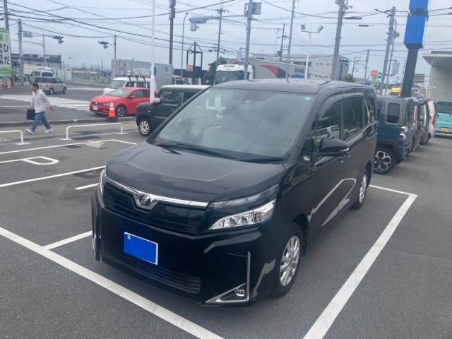Japanese used car Ref# 1604254 TOYOTA / VOXY